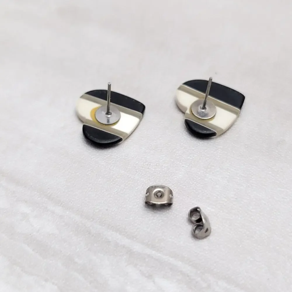Vintage stud earrings